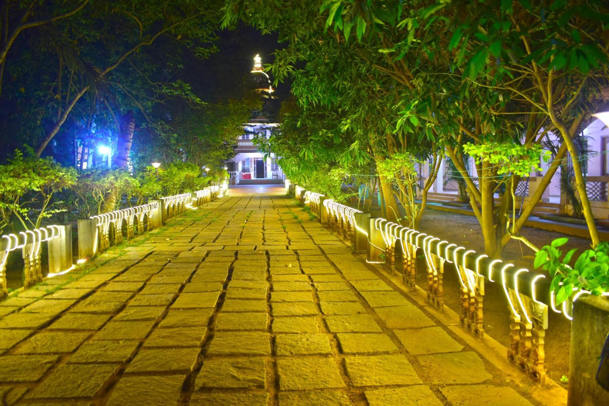 Jains Royal Palace Resorts Yelagiri Luaran gambar