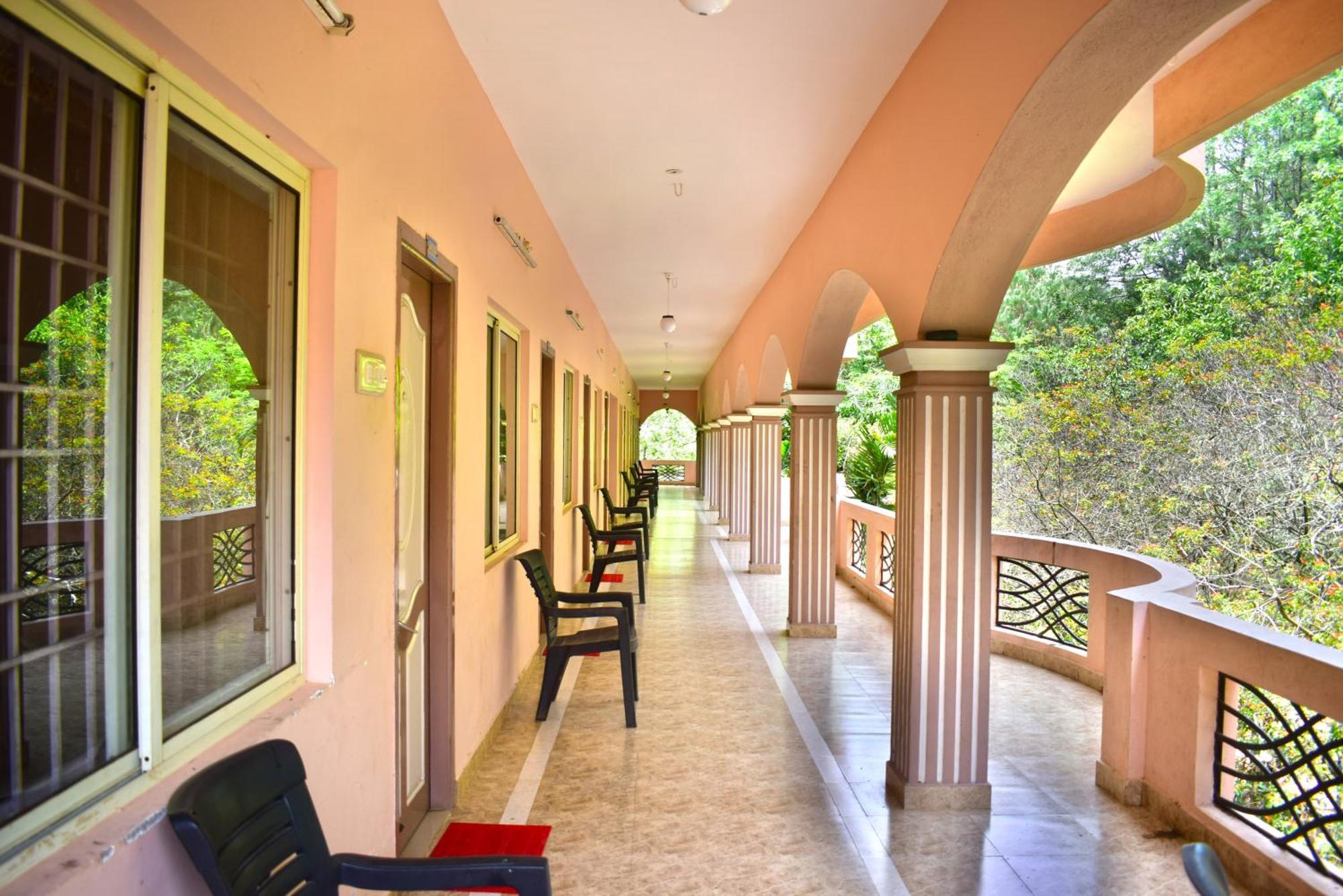 Jains Royal Palace Resorts Yelagiri Luaran gambar