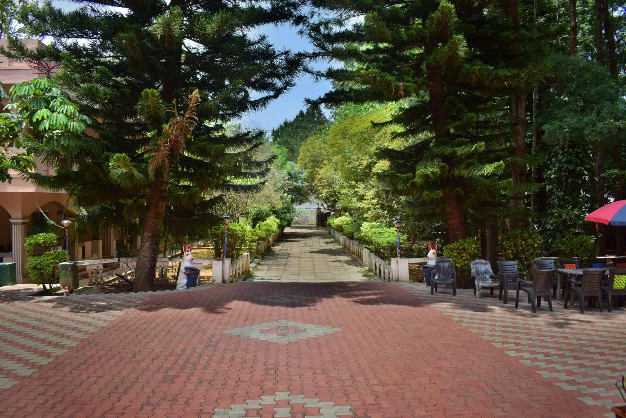 Jains Royal Palace Resorts Yelagiri Luaran gambar