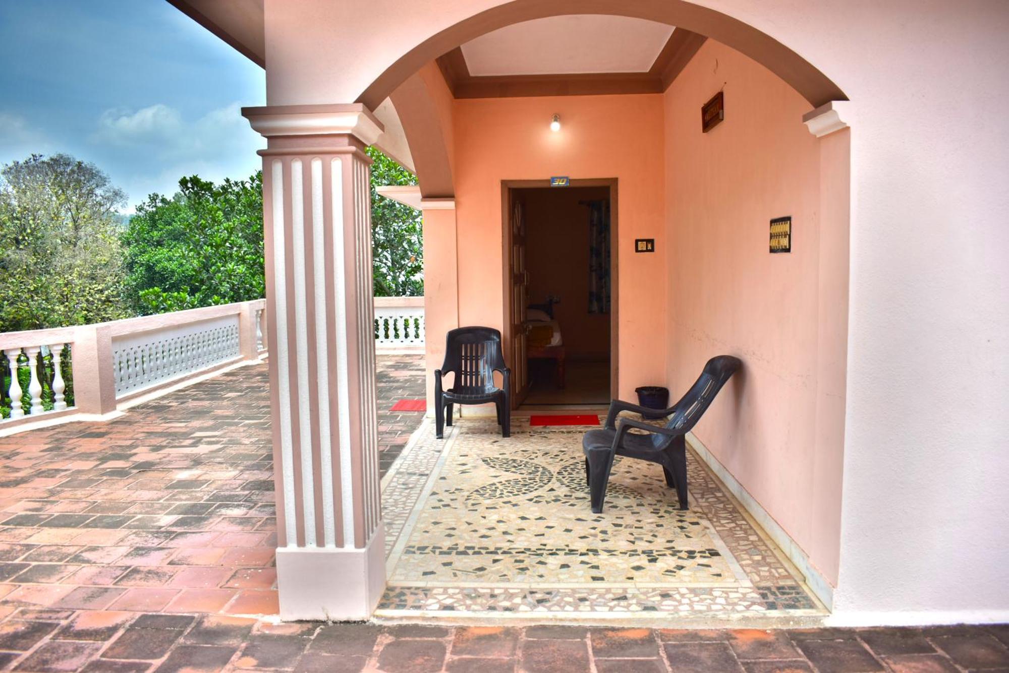 Jains Royal Palace Resorts Yelagiri Luaran gambar