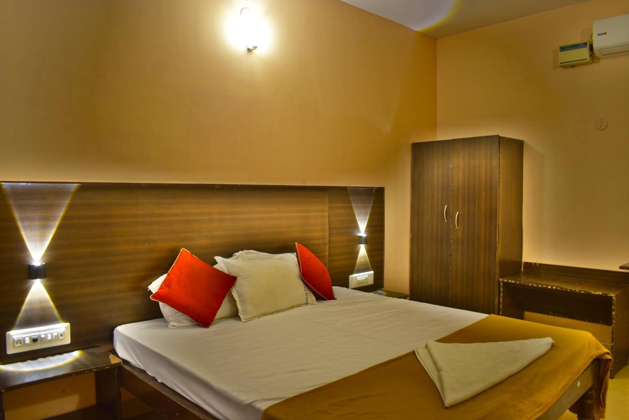 Jains Royal Palace Resorts Yelagiri Luaran gambar