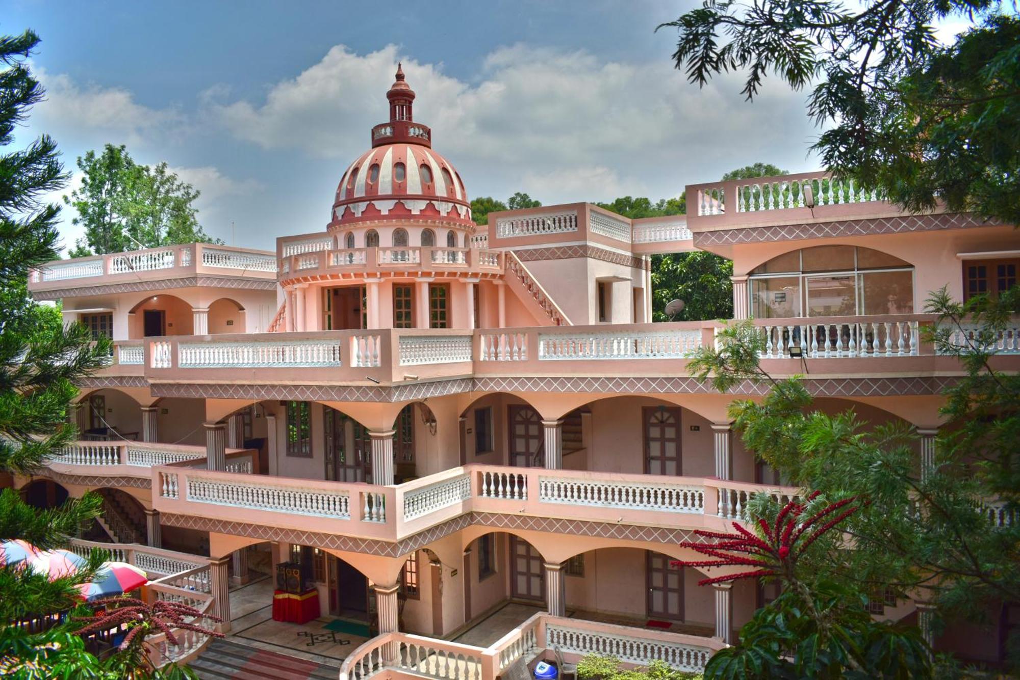 Jains Royal Palace Resorts Yelagiri Luaran gambar