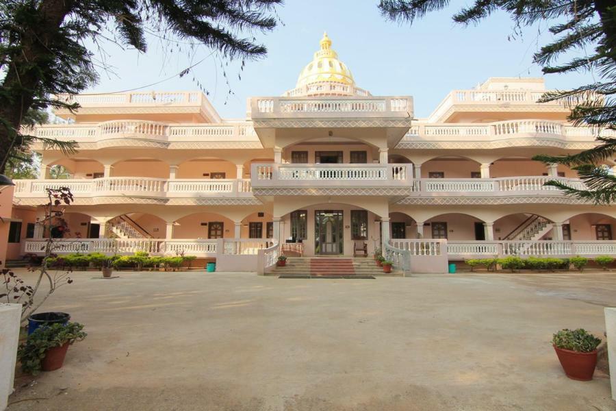 Jains Royal Palace Resorts Yelagiri Luaran gambar