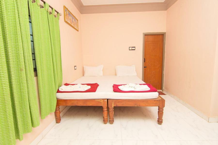 Jains Royal Palace Resorts Yelagiri Luaran gambar