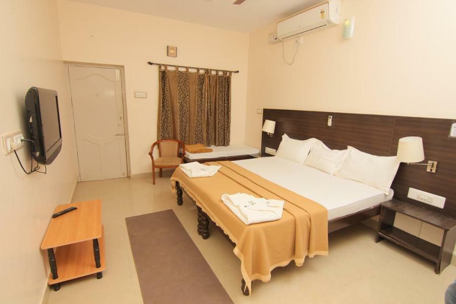Jains Royal Palace Resorts Yelagiri Luaran gambar