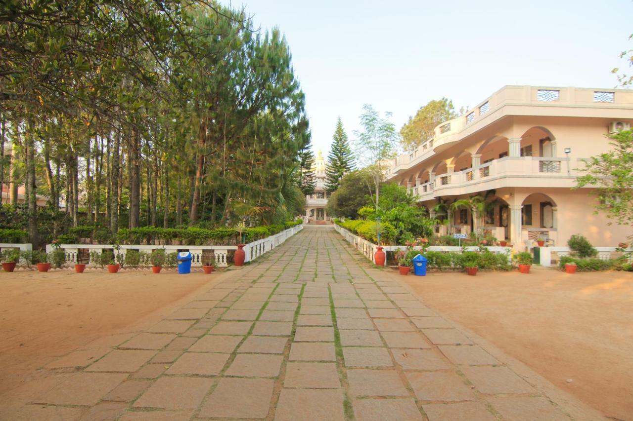 Jains Royal Palace Resorts Yelagiri Luaran gambar