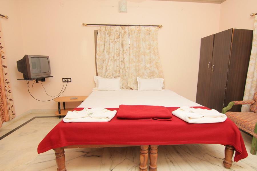 Jains Royal Palace Resorts Yelagiri Luaran gambar